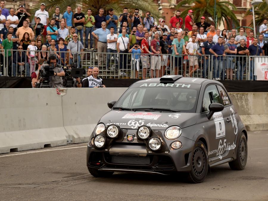  Abarth 695 Biposto R 2015 года  (фото 3 из 4)